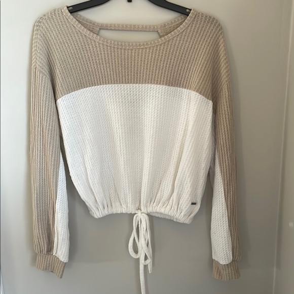 Hollister Beige and  Cream Knit Sweater - Picture 1 of 7